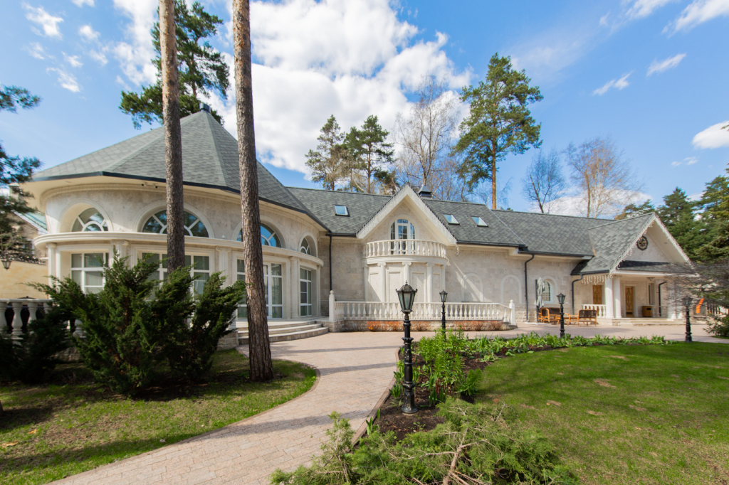 Домовладение с 4 спальнями 1500 м2 в посёлке Балтия Фото 2