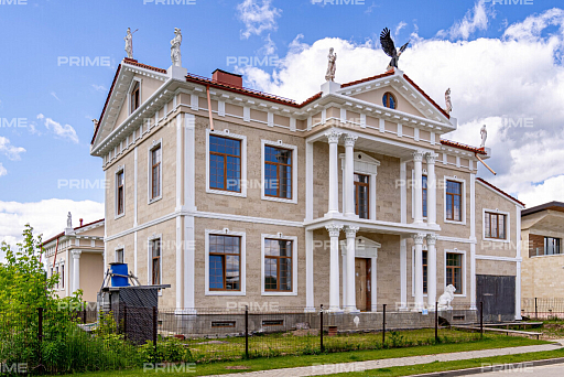 Домовладение с 7 спальнями 928 м2 в посёлке Новорижский