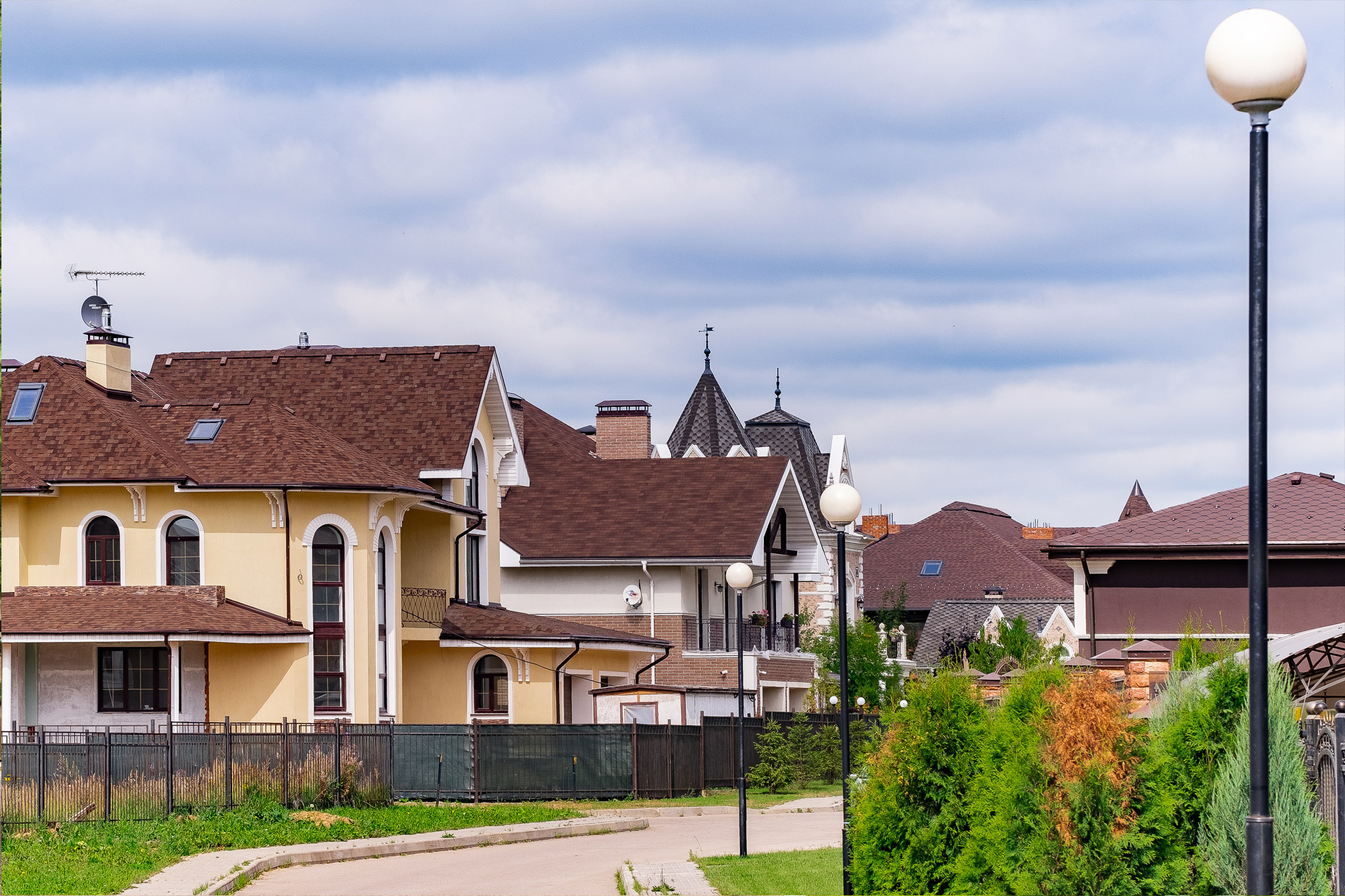 дома в русской деревне в краснолесье (95) фото