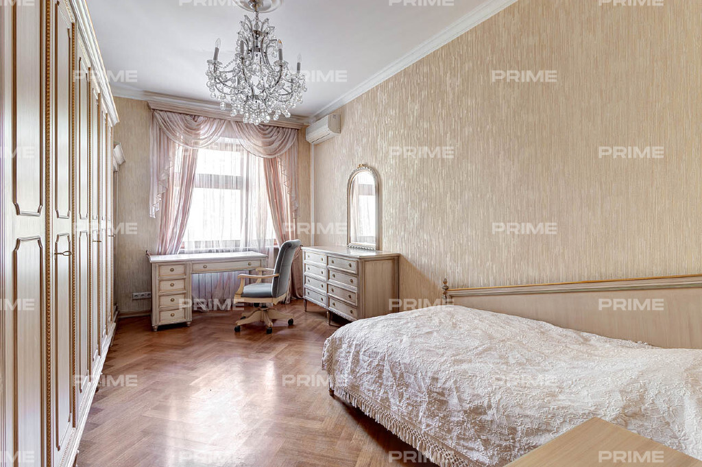 Квартира с 4 спальнями 212 м2 в посёлке Жуковка-1, многоквартирный дом Фото 5