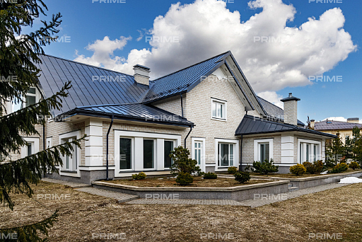 Домовладение с 5 спальнями 900 м2 в посёлке Азарово