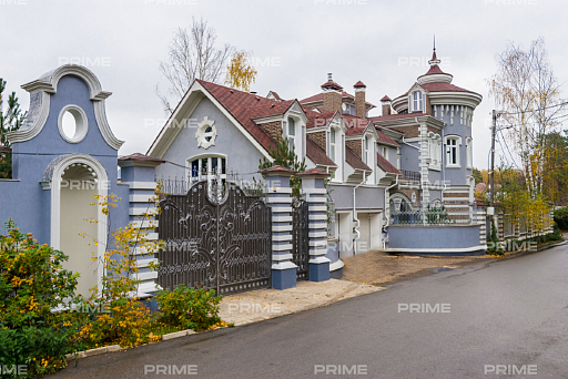 Домовладение с 4 спальнями 1400 м2 в посёлке Жуковка Правая сторона Фото 4