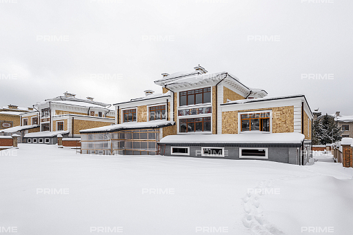 Домовладение с 6 спальнями 1150 м2 в посeлке Азарово Фото 2