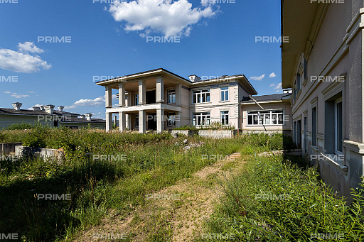 Домовладение с 6 спальнями 925 м2 в посёлке Азарово Фото 3